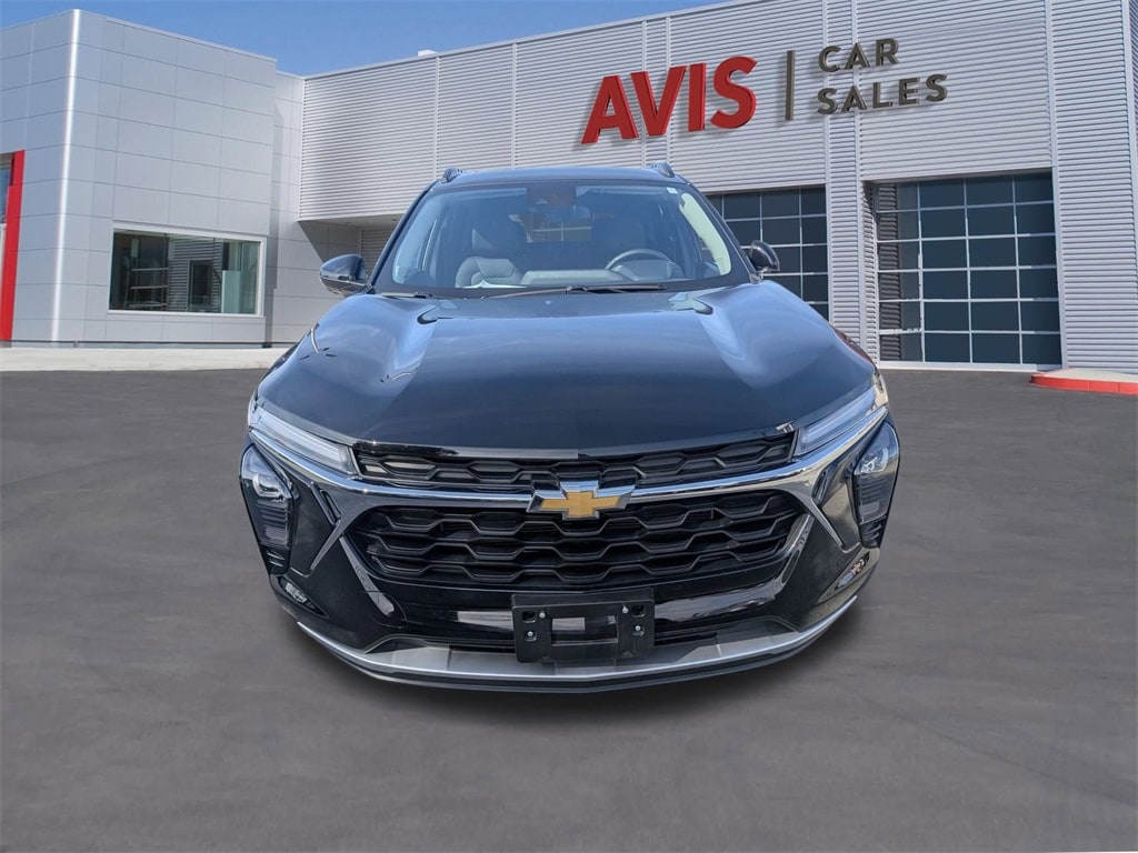 Thumbnail: 2025 Chevrolet Trax - 2