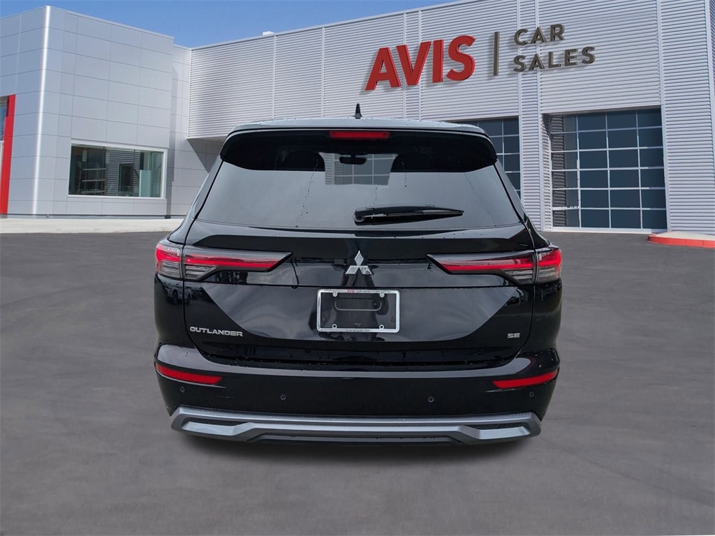 Thumbnail: 2025 Mitsubishi Outlander - 7