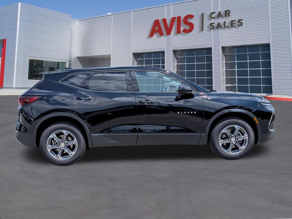 Thumbnail: 2025 Chevrolet Blazer - 5