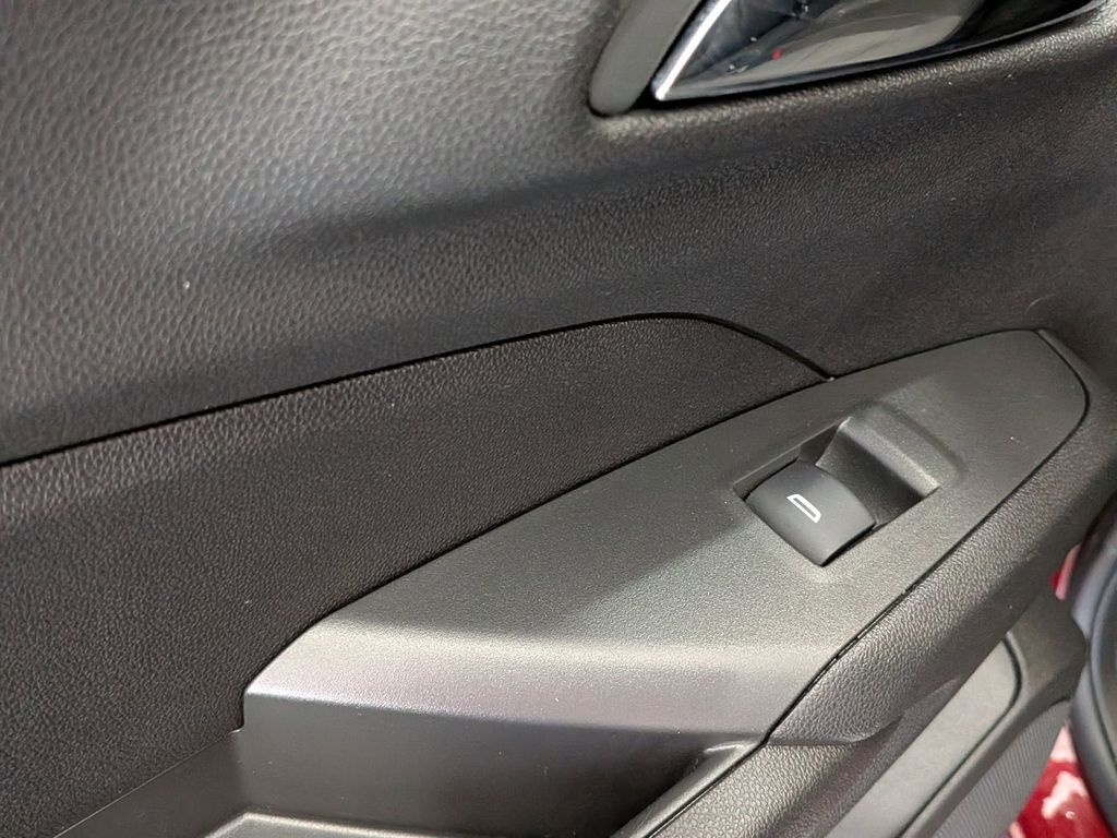 Thumbnail: 2025 Chevrolet Trax - 21