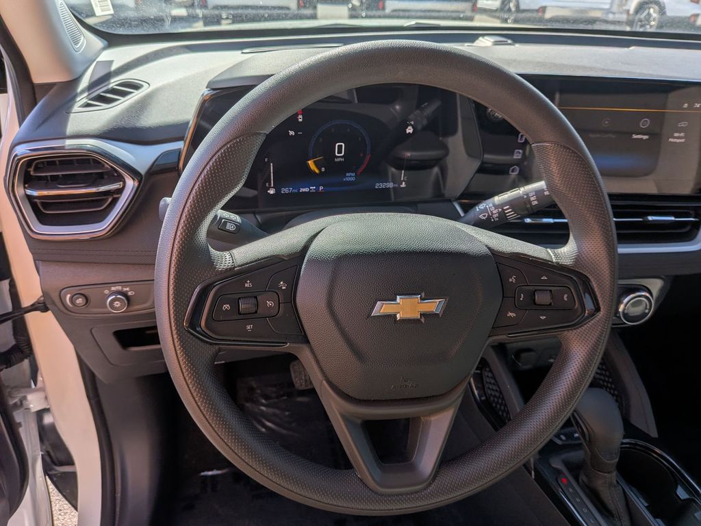 Thumbnail: 2025 Chevrolet TrailBlazer - 21