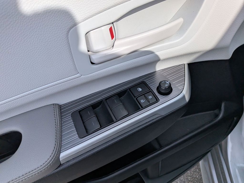 Thumbnail: 2025 Toyota Sienna - 13