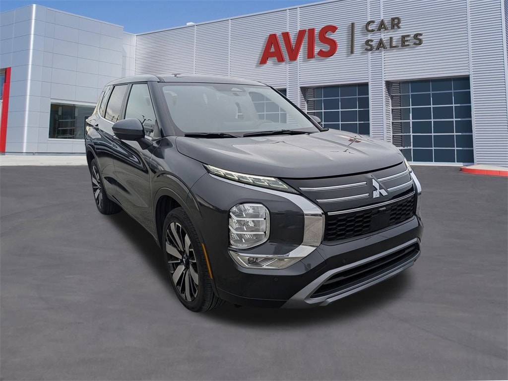 Thumbnail: 2025 Mitsubishi Outlander - 3