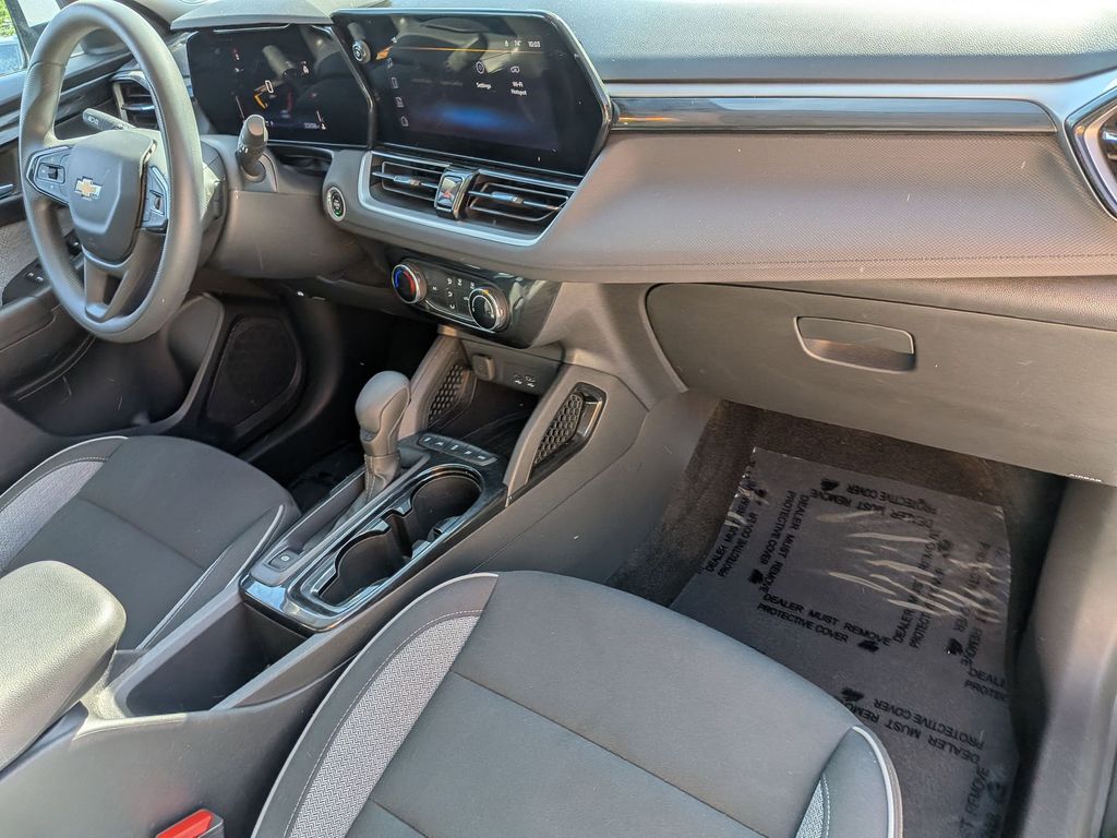 Thumbnail: 2025 Chevrolet TrailBlazer - 30