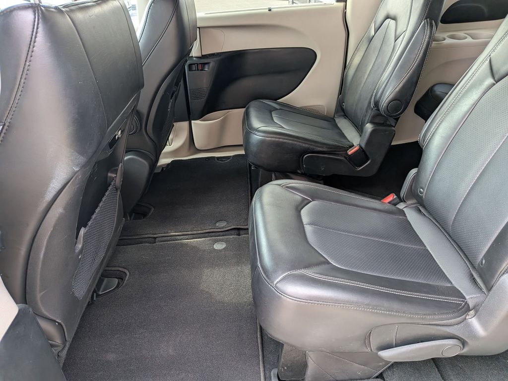 Thumbnail: 2024 Chrysler Pacifica - 24