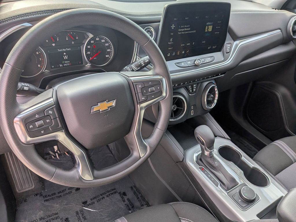 Thumbnail: 2025 Chevrolet Blazer - 15