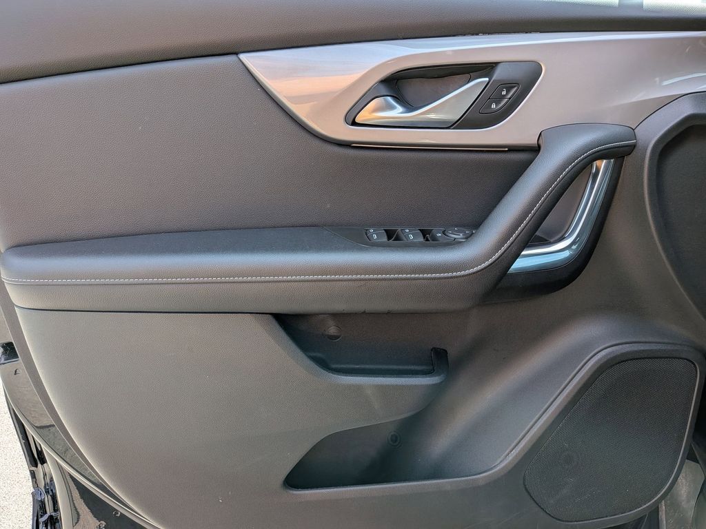 Thumbnail: 2025 Chevrolet Blazer - 11