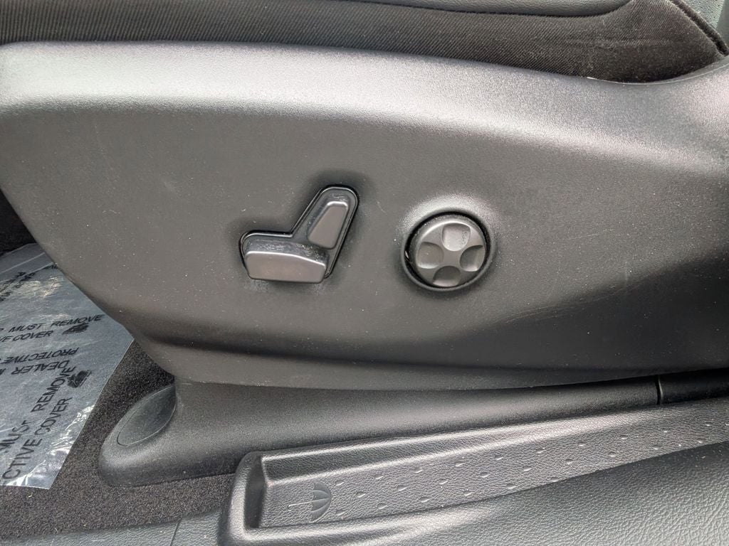 Thumbnail: 2025 Chrysler Pacifica - 14