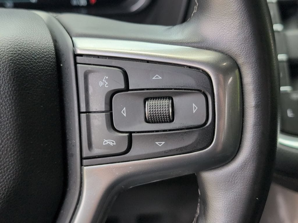 Thumbnail: 2023 Chevrolet Suburban - 21
