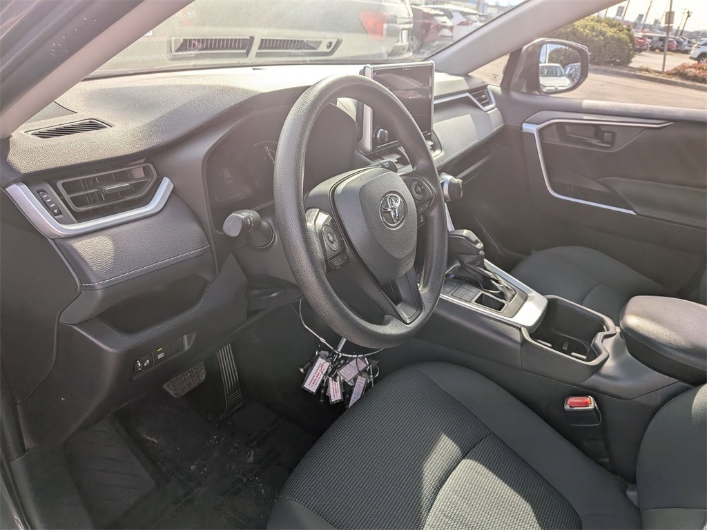 Thumbnail: 2025 Toyota RAV4 - 15