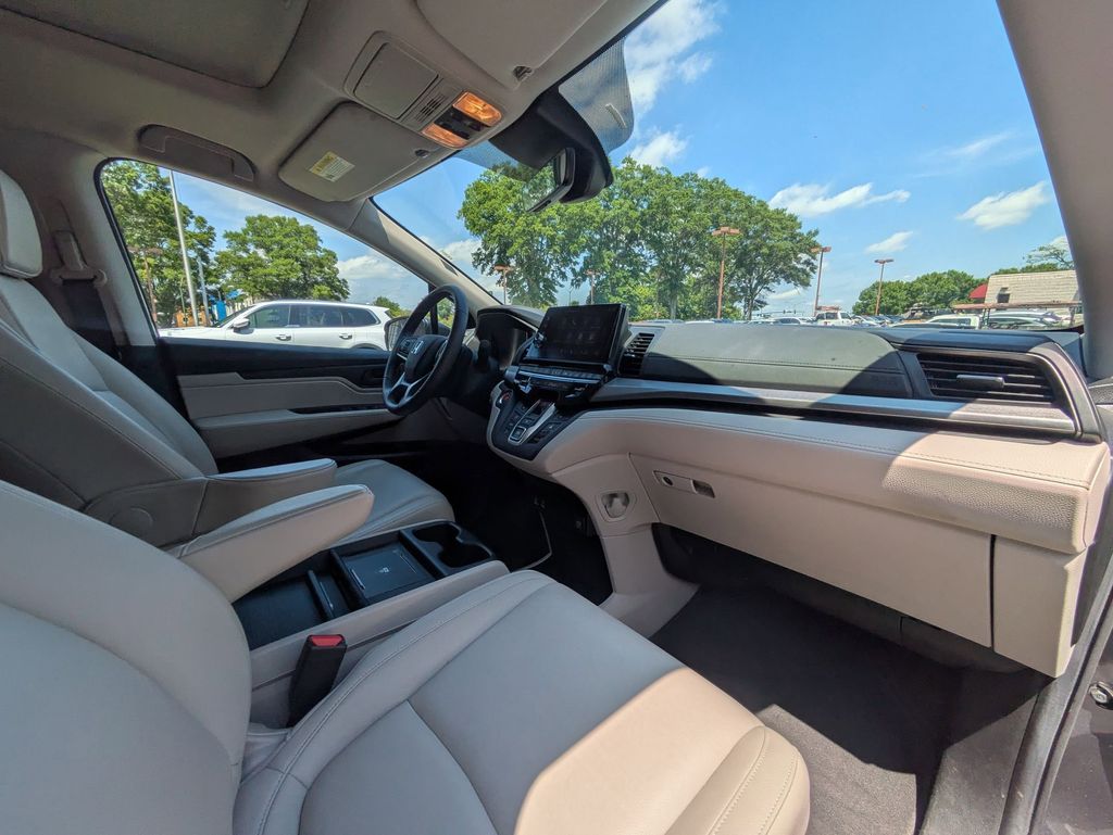 Thumbnail: 2025 Honda Odyssey - 32