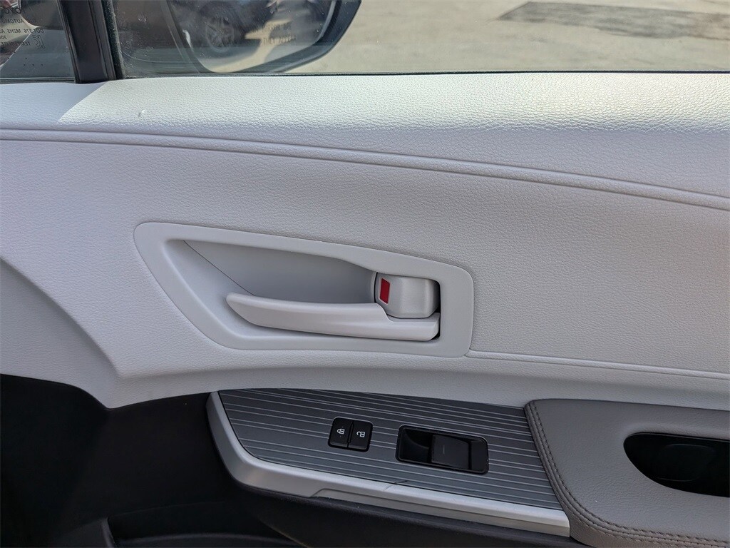 Thumbnail: 2025 Toyota Sienna - 29