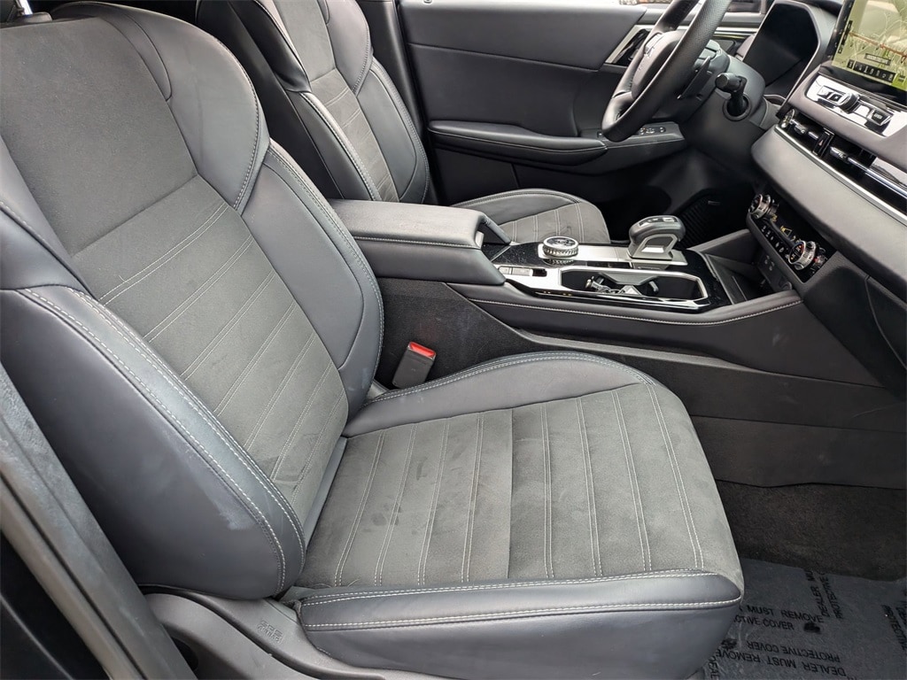 Thumbnail: 2025 Mitsubishi Outlander - 35