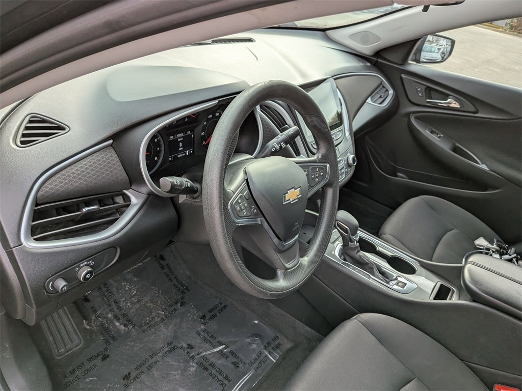 Thumbnail: 2023 Chevrolet Malibu - 15