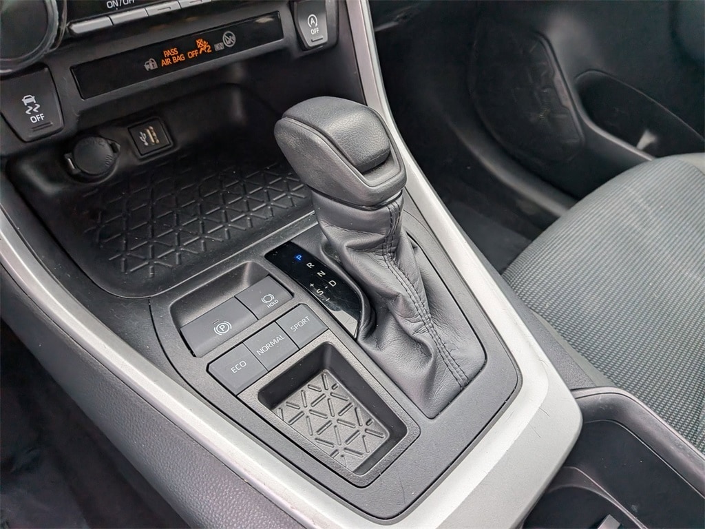 Thumbnail: 2024 Toyota RAV4 - 19