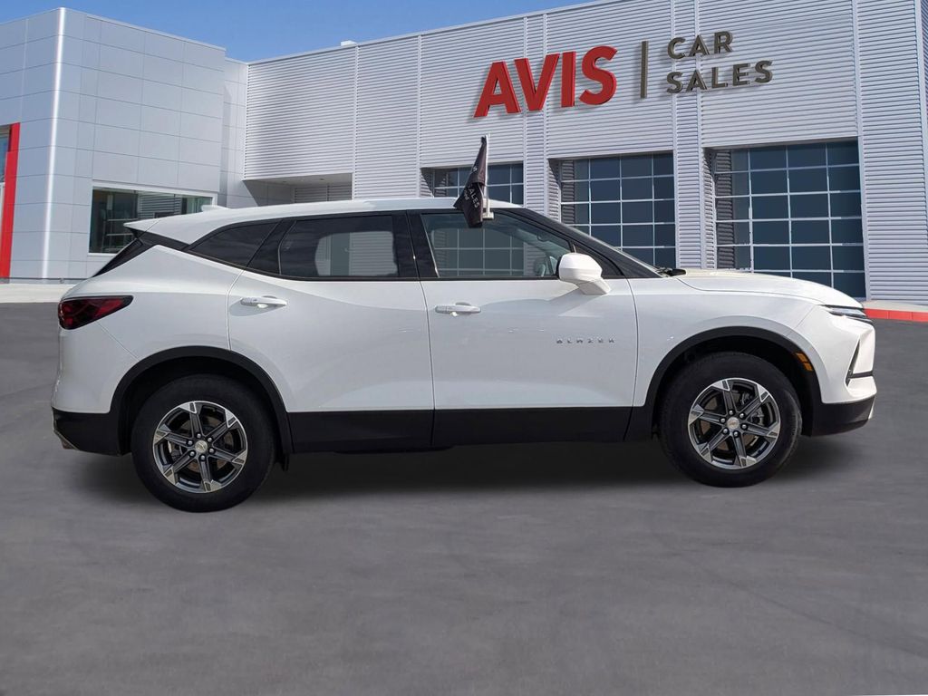 Thumbnail: 2025 Chevrolet Blazer - 5