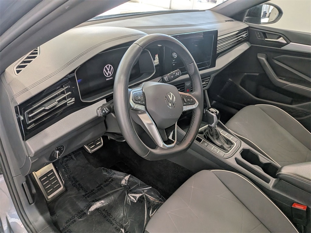 Thumbnail: 2025 Volkswagen Jetta - 14