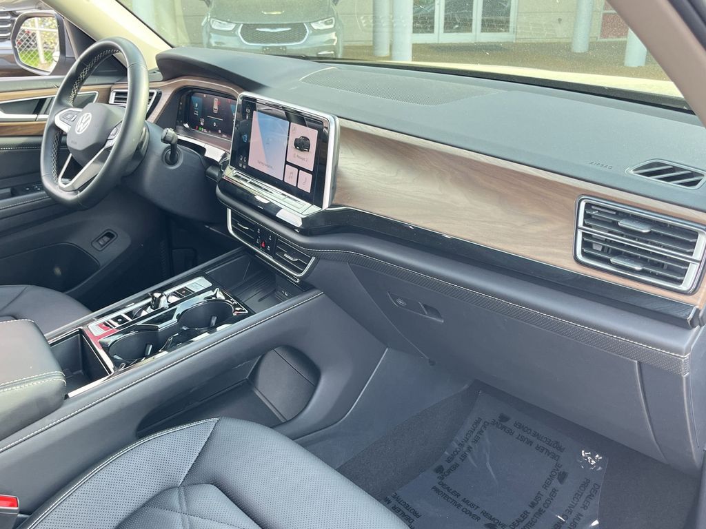 Thumbnail: 2025 Volkswagen Atlas - 32