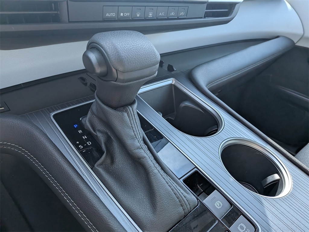 Thumbnail: 2025 Toyota Sienna - 19