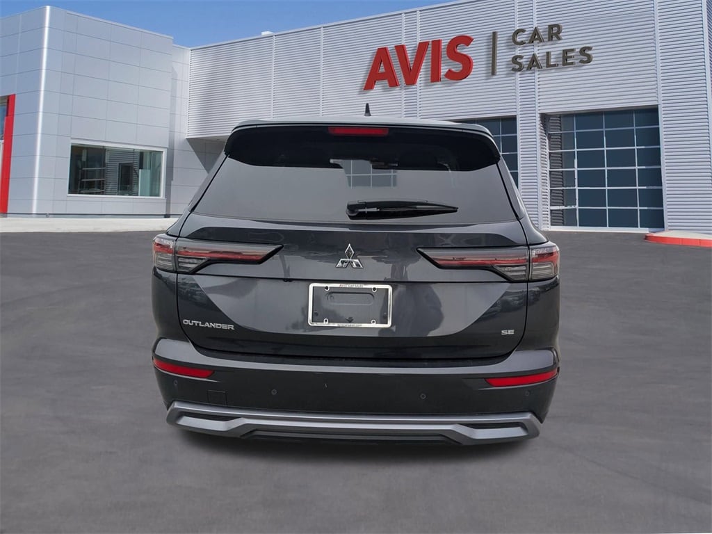 Thumbnail: 2025 Mitsubishi Outlander - 7