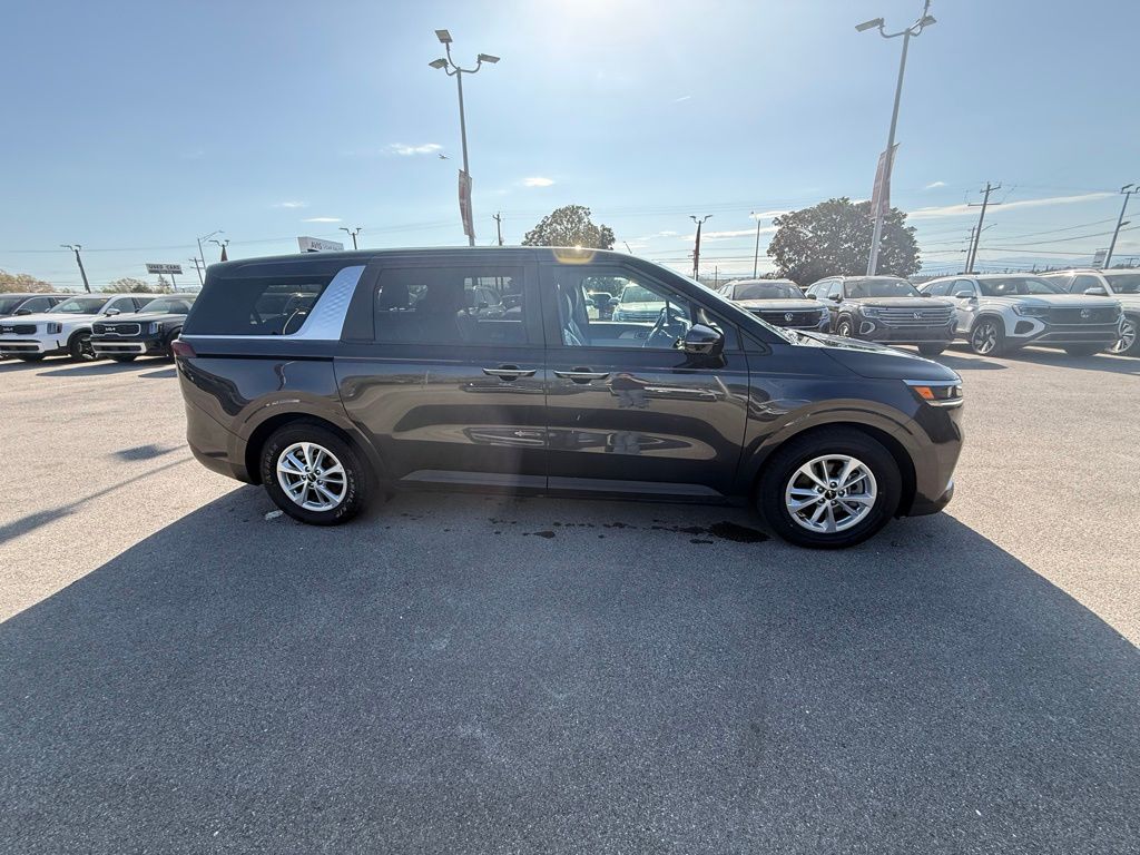 Thumbnail: 2024 Kia Carnival - 2