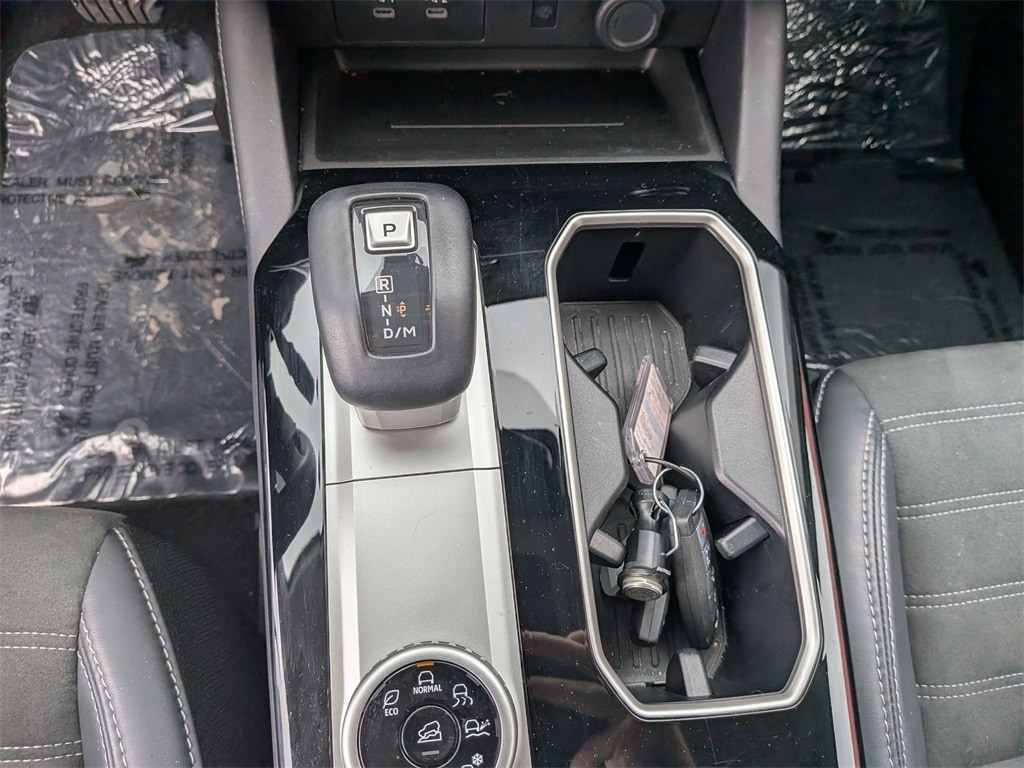 Thumbnail: 2025 Mitsubishi Outlander - 21