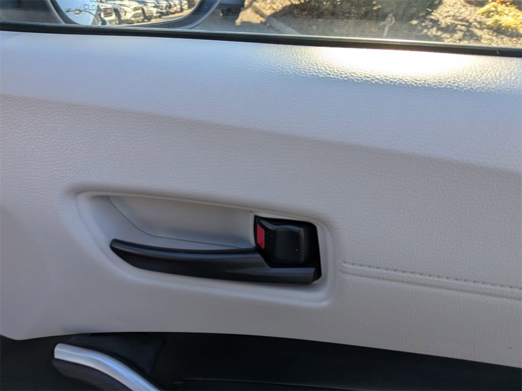 Thumbnail: 2023 Toyota Corolla Cross - 29