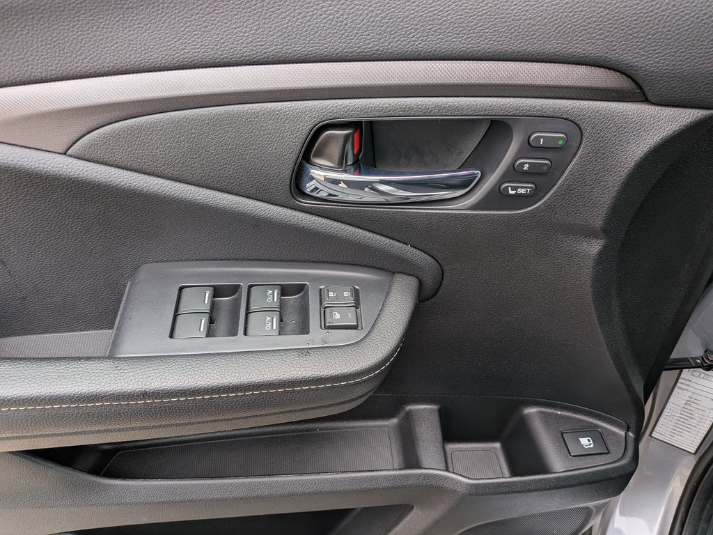 Thumbnail: 2025 Honda Ridgeline - 11