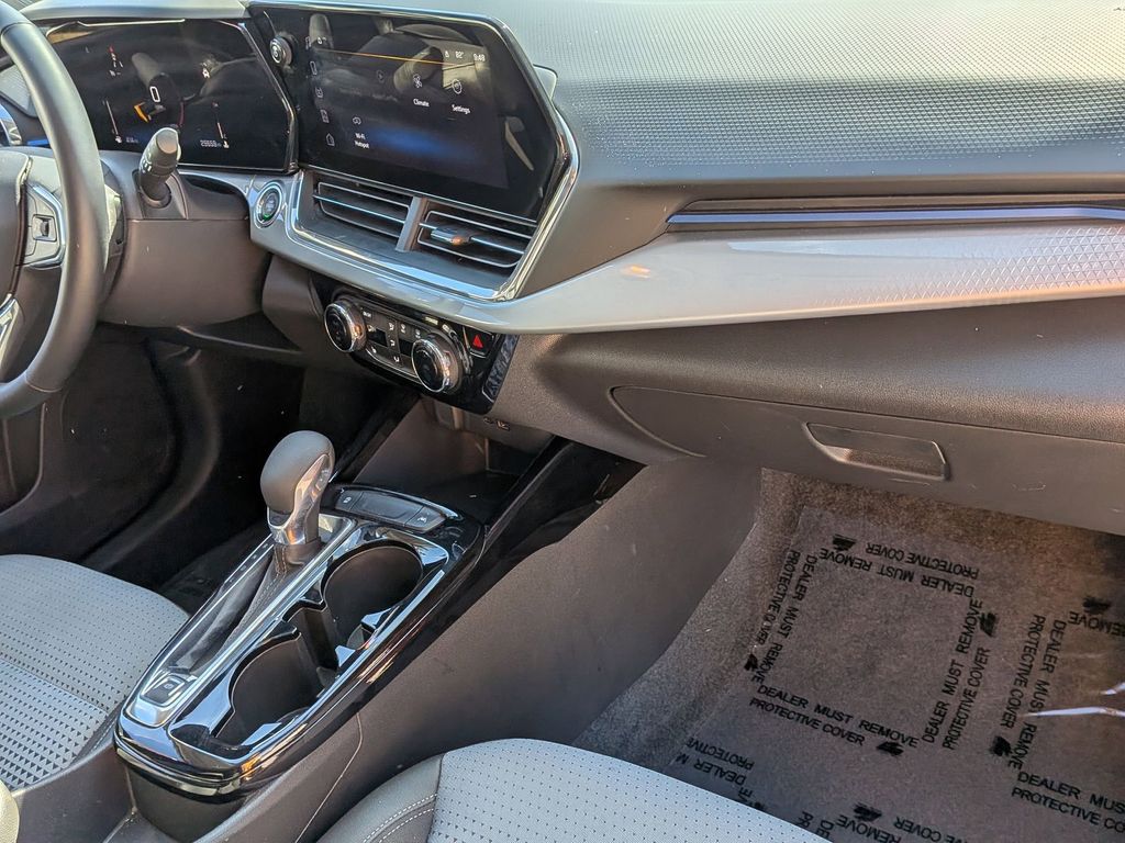 Thumbnail: 2025 Chevrolet Trax - 30