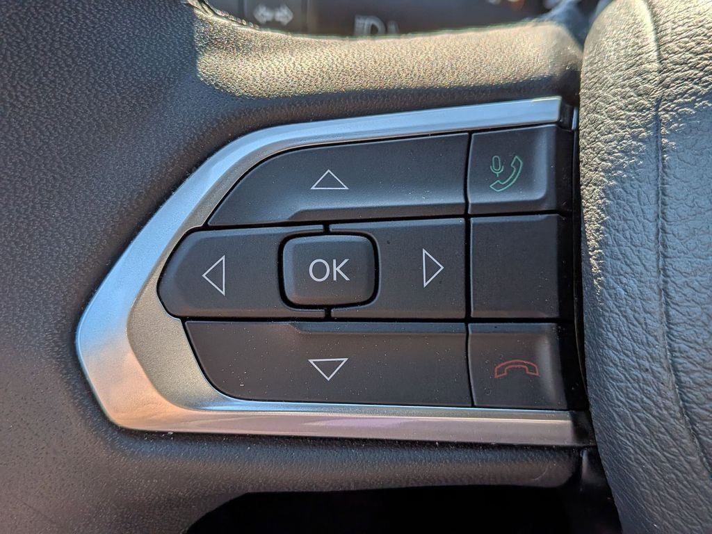 Thumbnail: 2025 Jeep Compass - 20