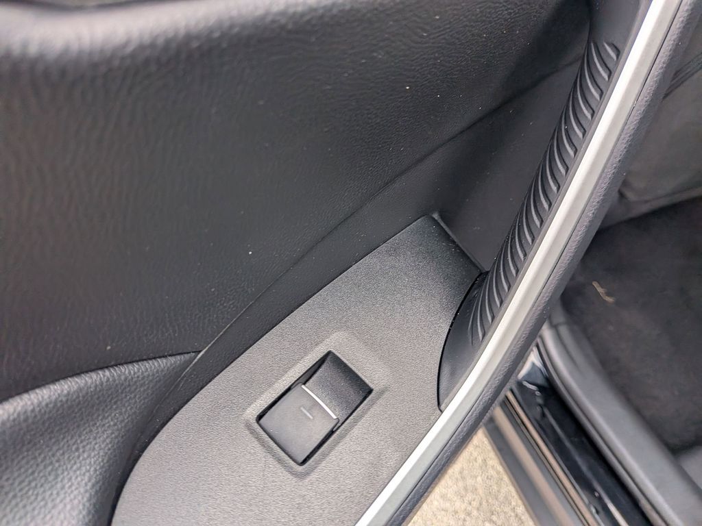 Thumbnail: 2025 Toyota RAV4 - 20