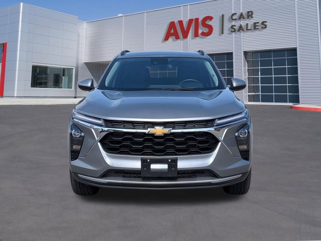 Thumbnail: 2025 Chevrolet Trax - 2