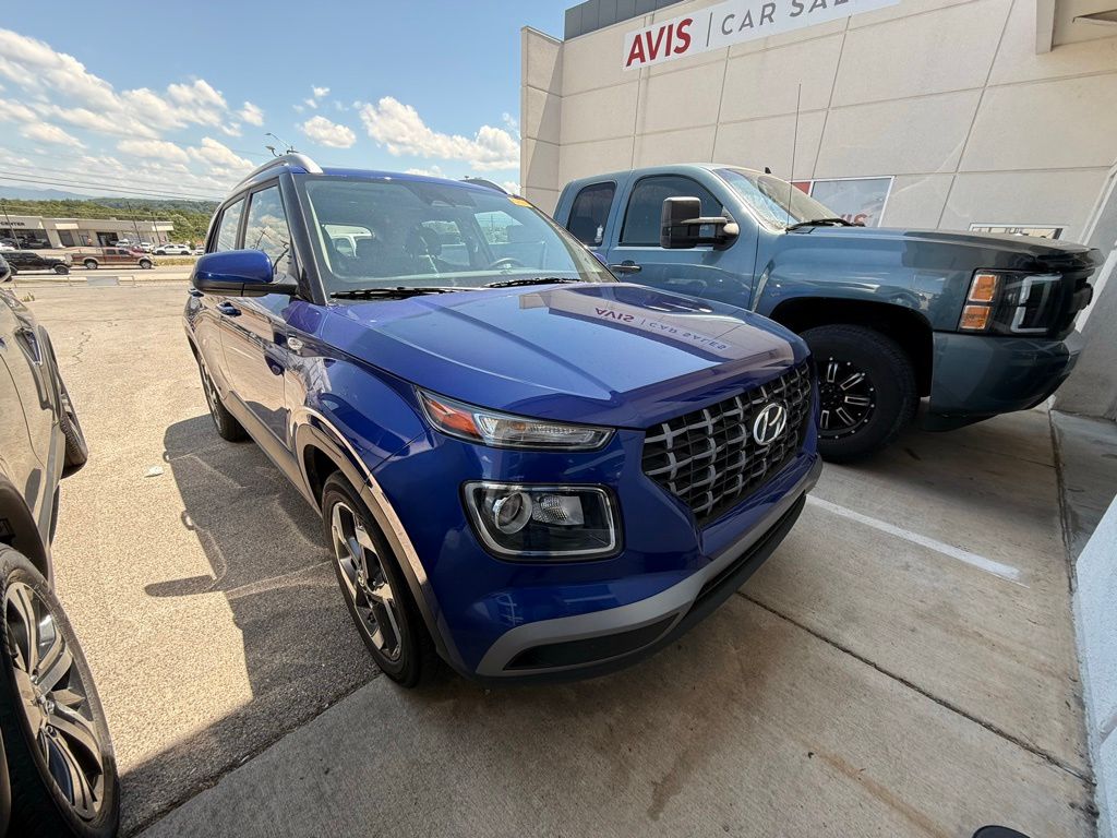 Thumbnail: 2025 Hyundai Venue - 2