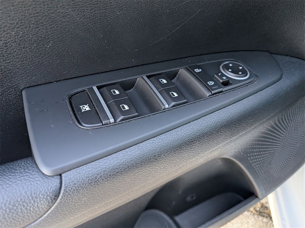 Thumbnail: 2024 Kia Forte - 13