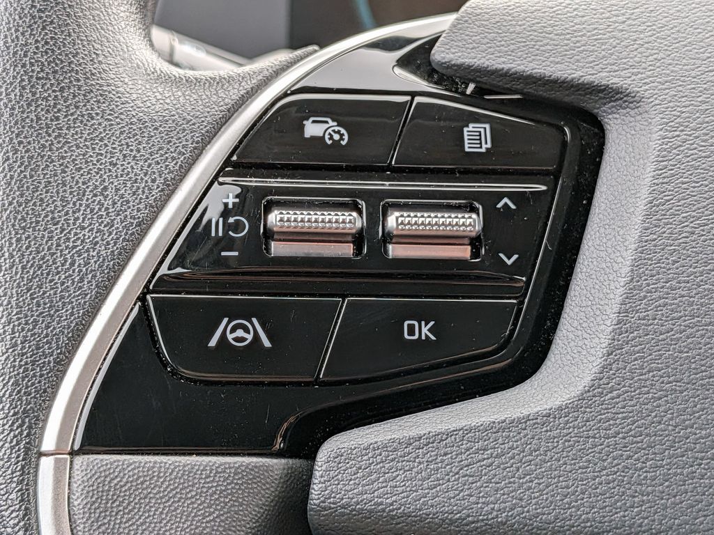 Thumbnail: 2025 Kia Niro - 19