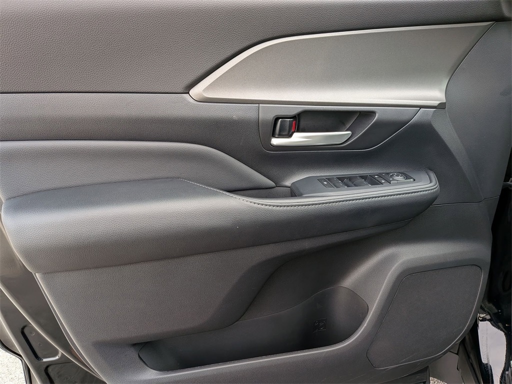 Thumbnail: 2025 Toyota Grand Highlander - 11