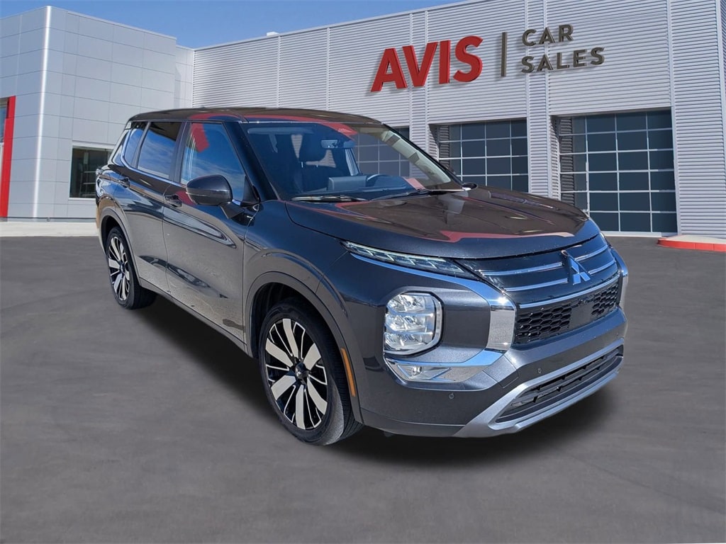 Thumbnail: 2025 Mitsubishi Outlander - 3