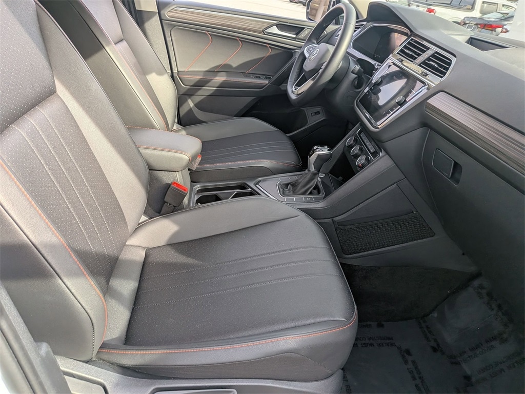 Thumbnail: 2024 Volkswagen Tiguan - 31