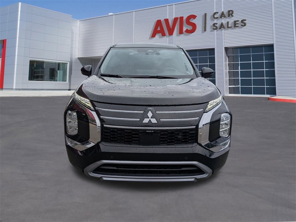 Thumbnail: 2025 Mitsubishi Outlander - 2