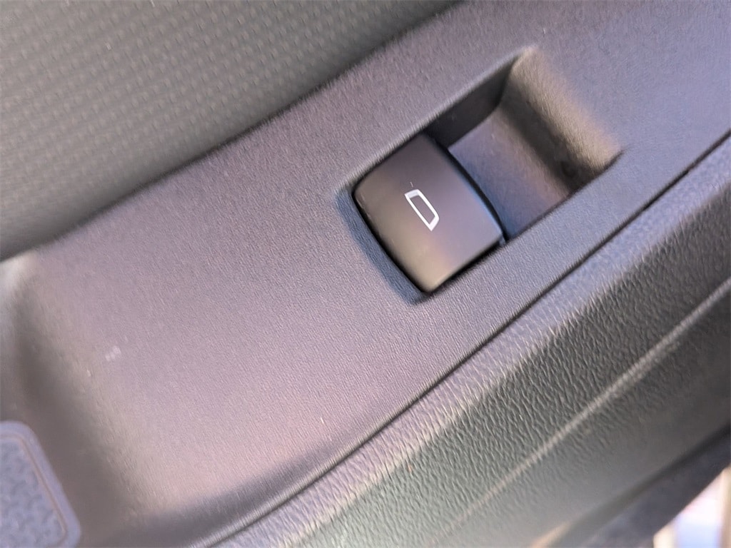 Thumbnail: 2025 Chevrolet Equinox - 24