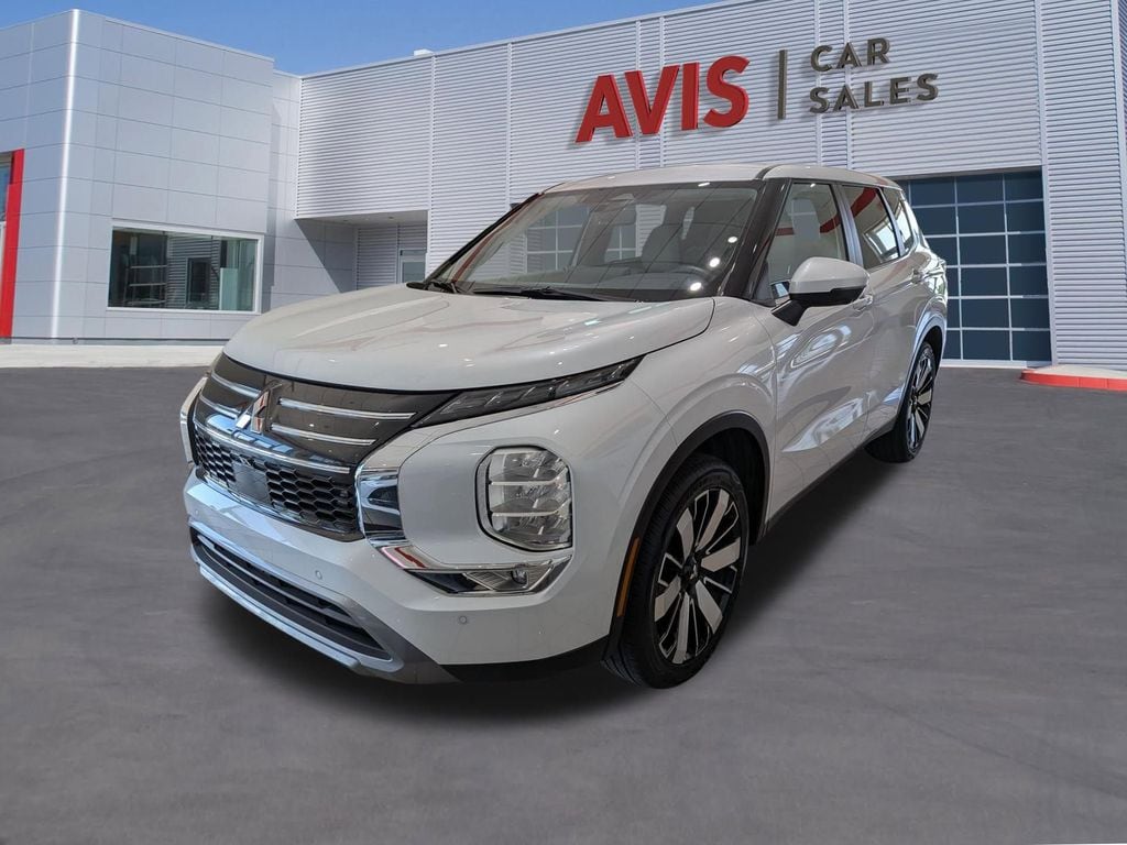 2025 Mitsubishi Outlander SE 2WD's photo