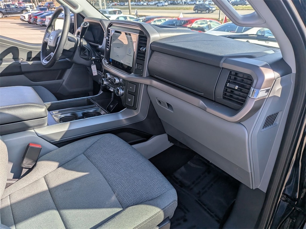 Thumbnail: 2025 Ford F-150 - 32