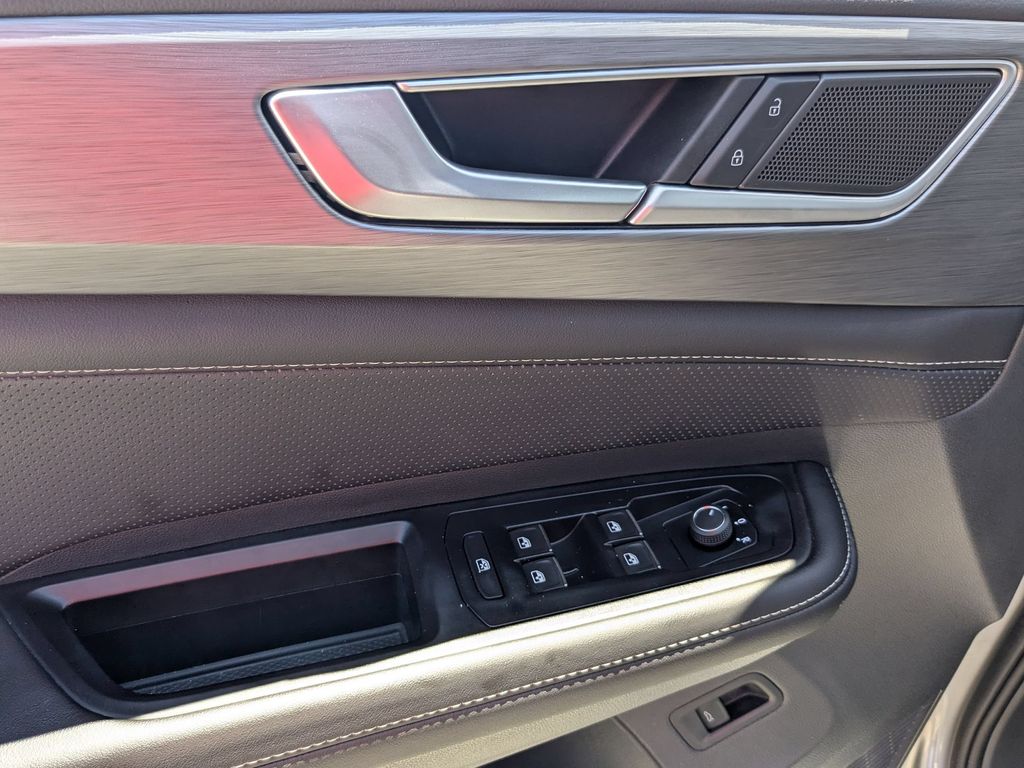 2025 Volkswagen Atlas Cross Sport SE w/Tech - Photo 13