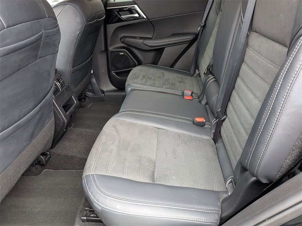 Thumbnail: 2025 Mitsubishi Outlander - 29