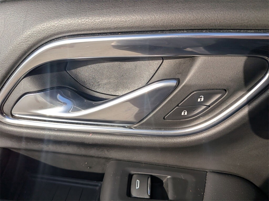 Thumbnail: 2023 Chevrolet Suburban - 24