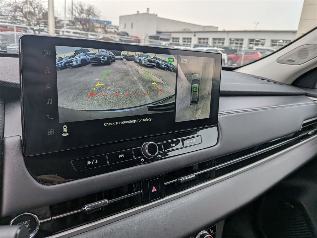 Thumbnail: 2025 Mitsubishi Outlander - 18