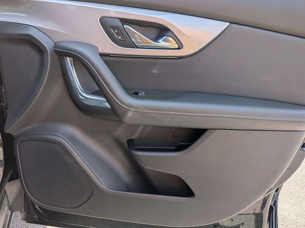 Thumbnail: 2025 Chevrolet Blazer - 33