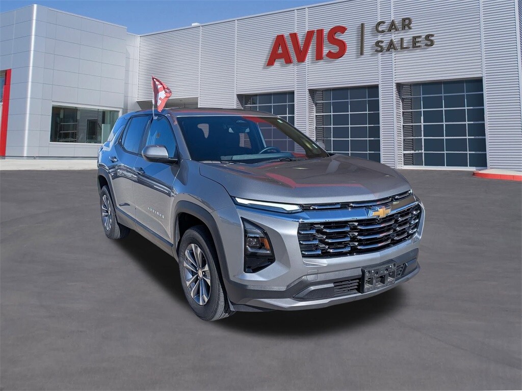 2025 Chevrolet Equinox LT photo 2