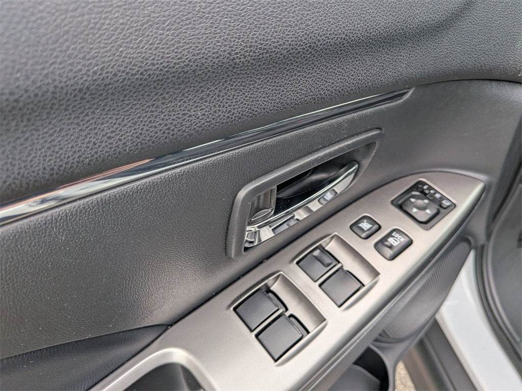 Thumbnail: 2024 Mitsubishi Outlander Sport - 13