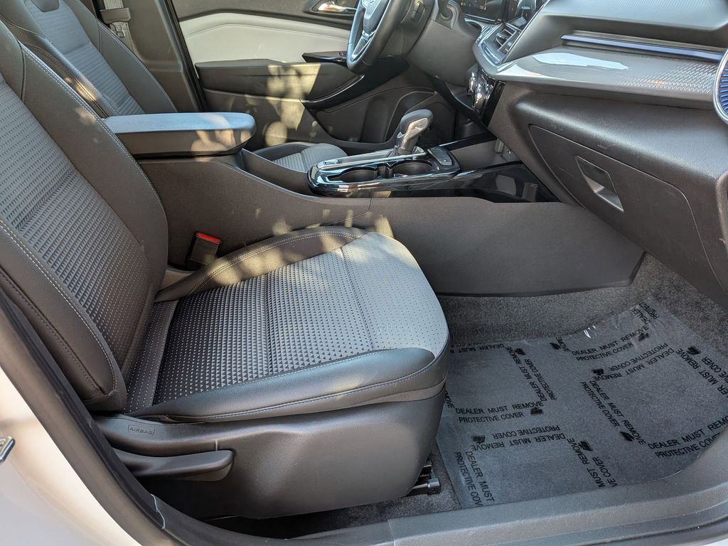 Thumbnail: 2025 Chevrolet Trax - 29